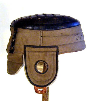 Illustration for article titled 12 Helmets from the Dark Ages of Football